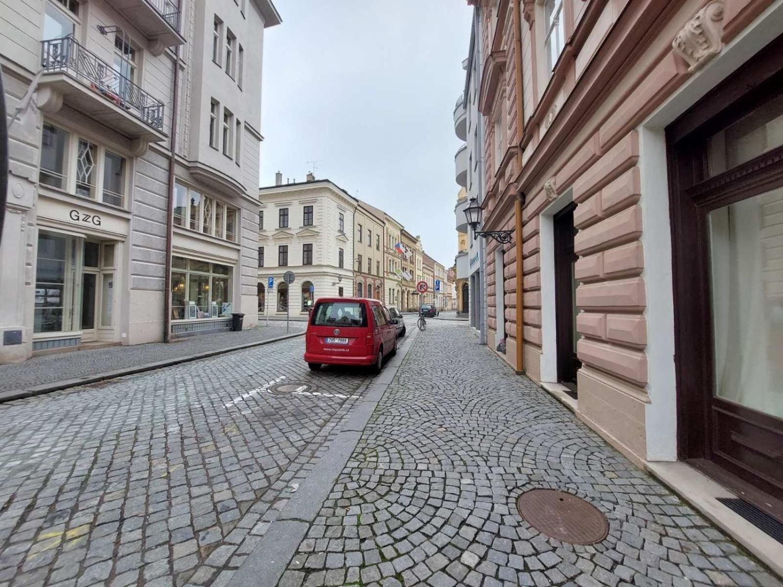 Exkluzivni Apartman V Prizemi V Hradci Kralove Hradec Králové Dış mekan fotoğraf